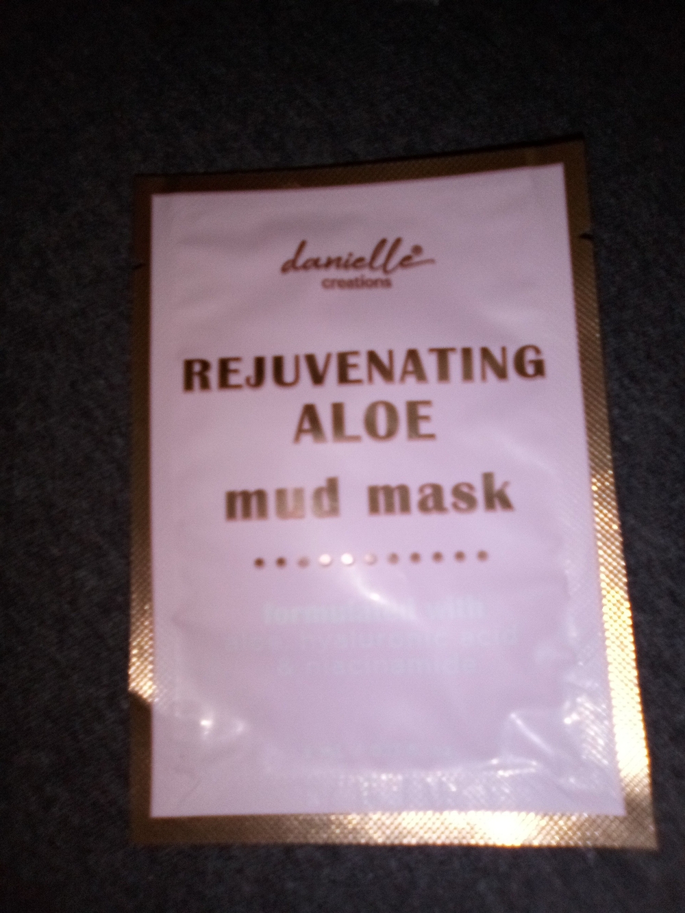 Rejuvenating Aloe Mud Mask - Pink